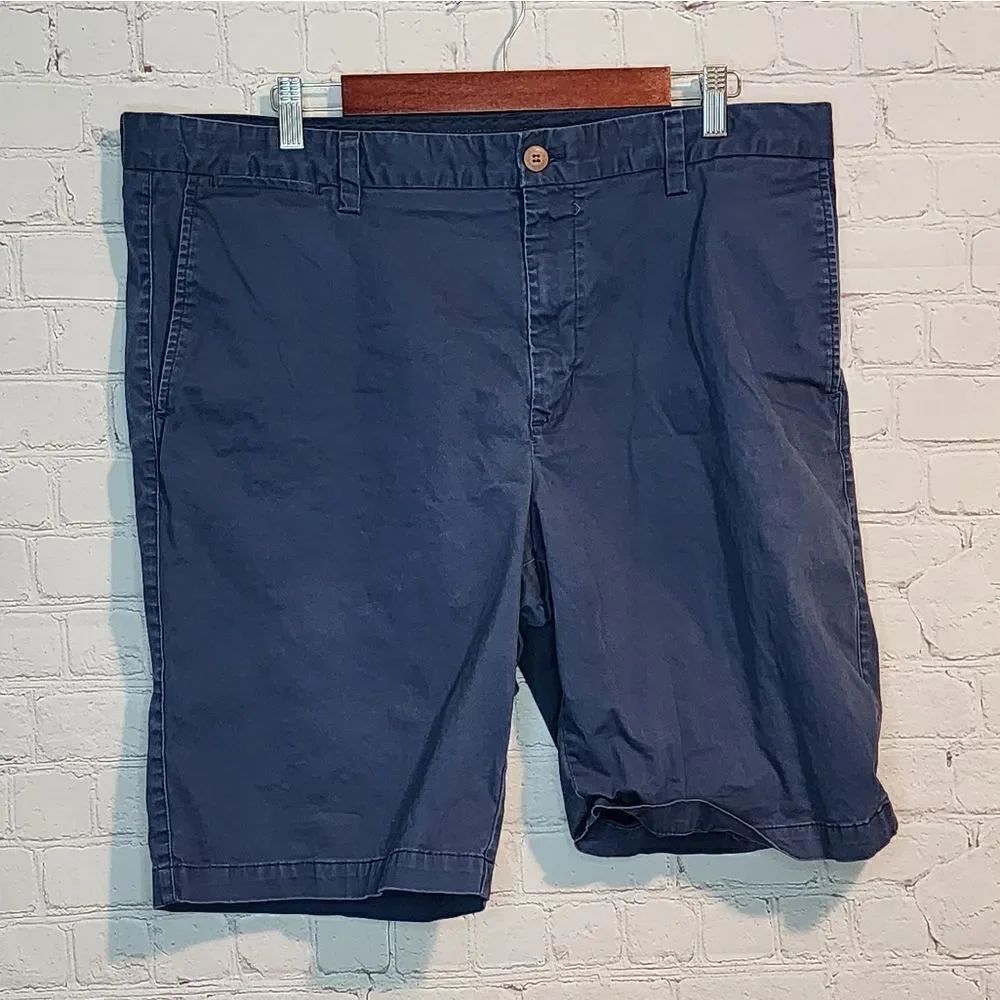 Men's Tommy Bahama flat front shorts, size 38